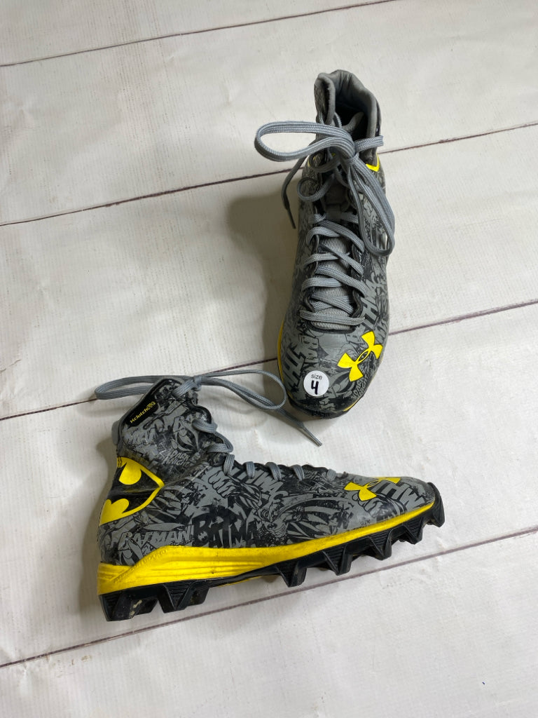 Under Armour Size 4 Football Cleats
