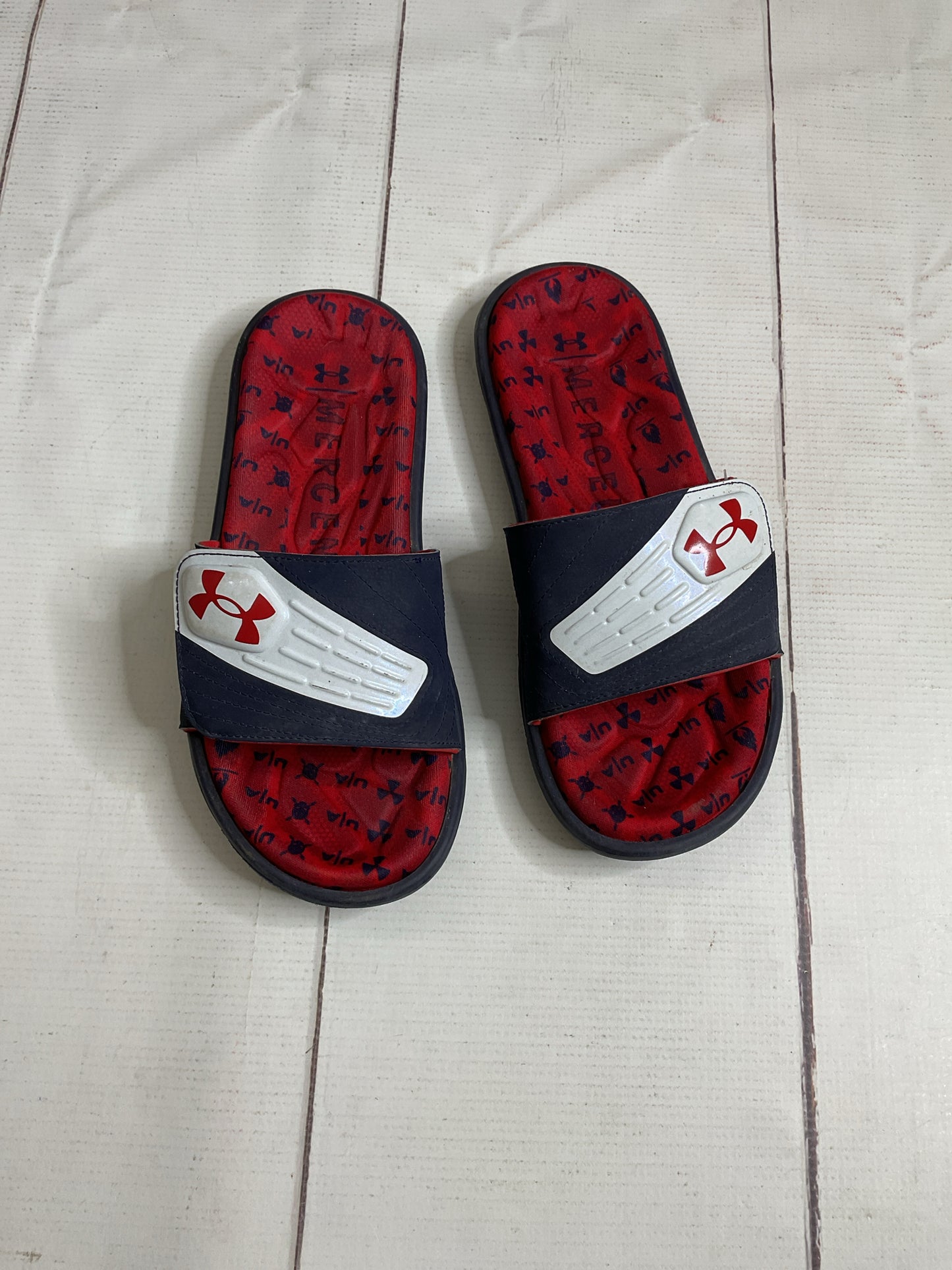 Under Armour Size 6 Slide