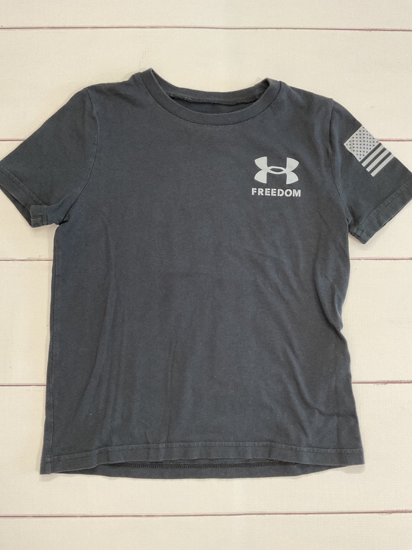 Under Armour T-Shirt sz YXS