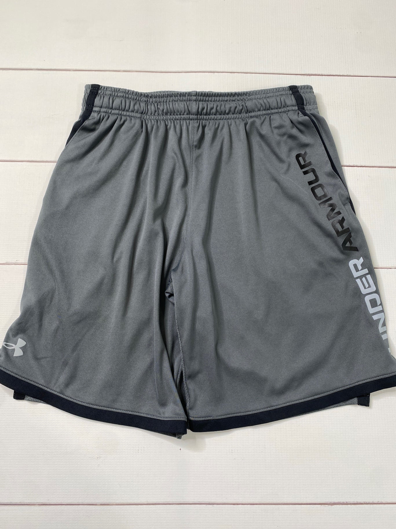 Under Armour Shorts sz YL
