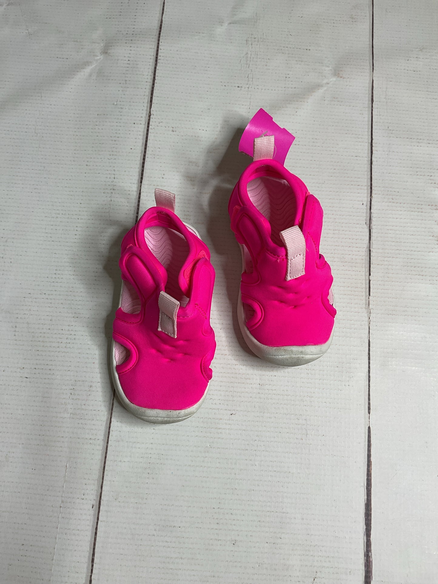 Cat & Jack Size 5 Water Shoes