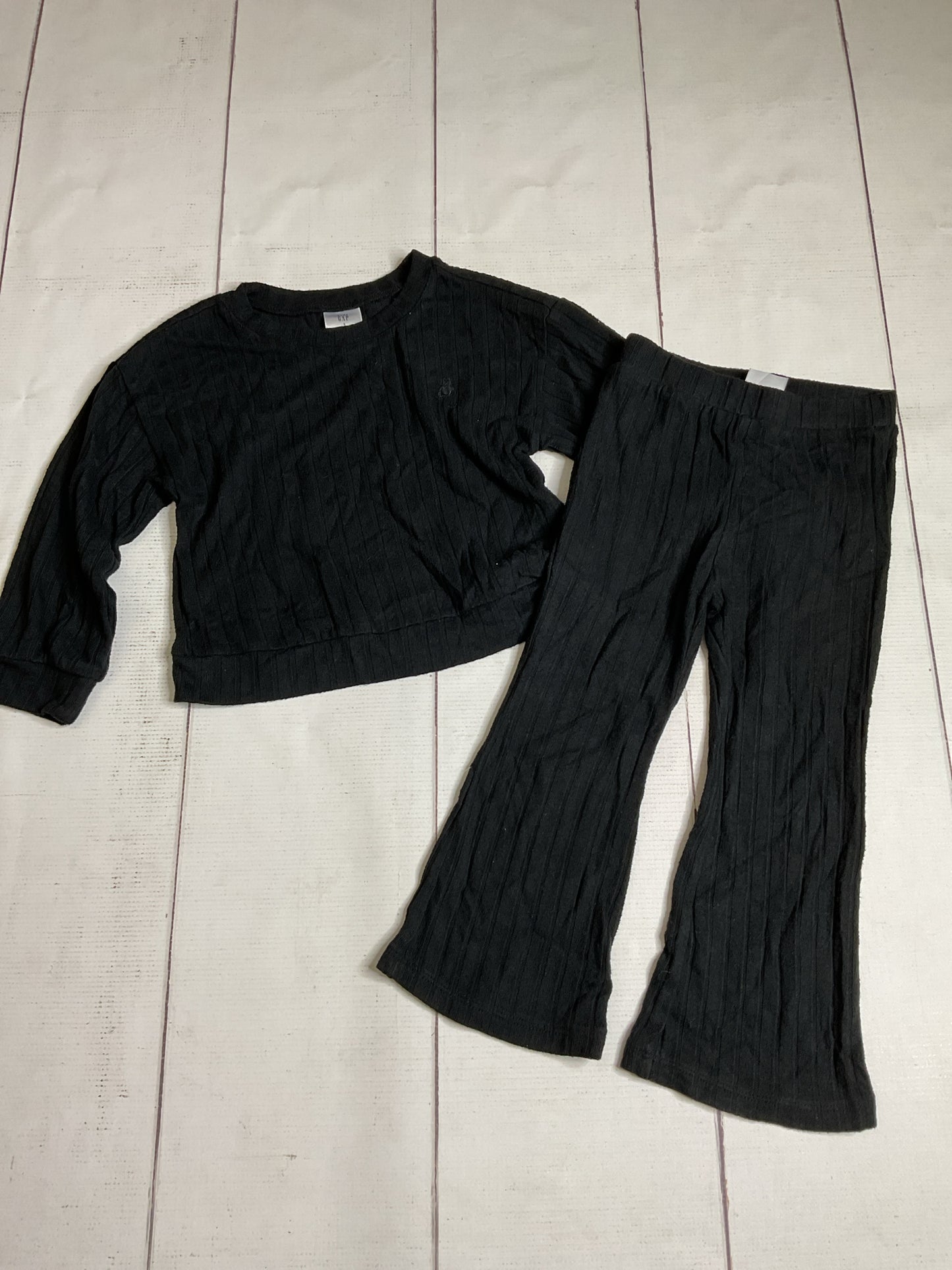 Gap Size 3 2pc Outfit
