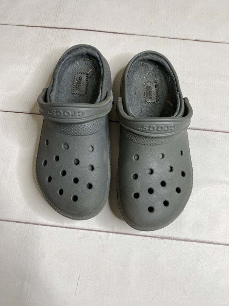 Crocs Size 7 Sandals