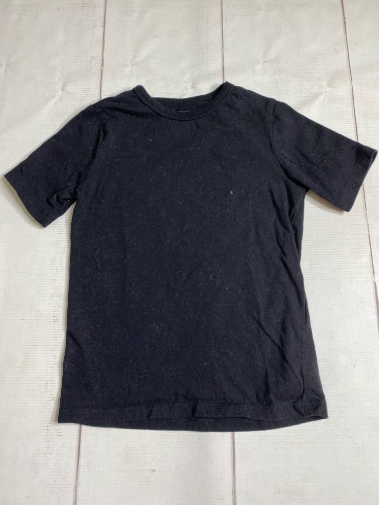 Children's Place Size 5 Tshirt