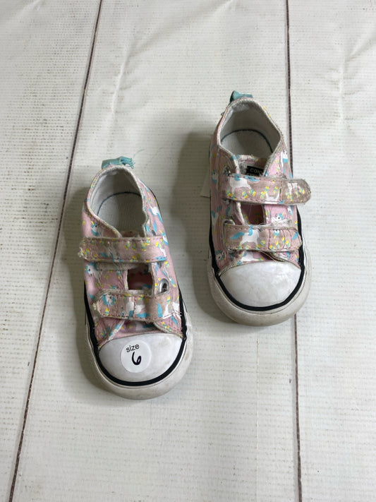 Converse Size 6 Shoes