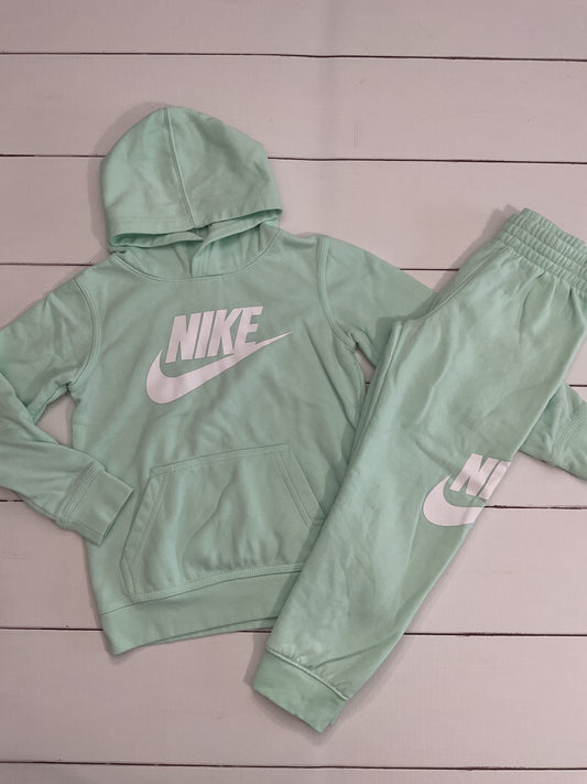 Nike 2 Piece Outfit sz 6