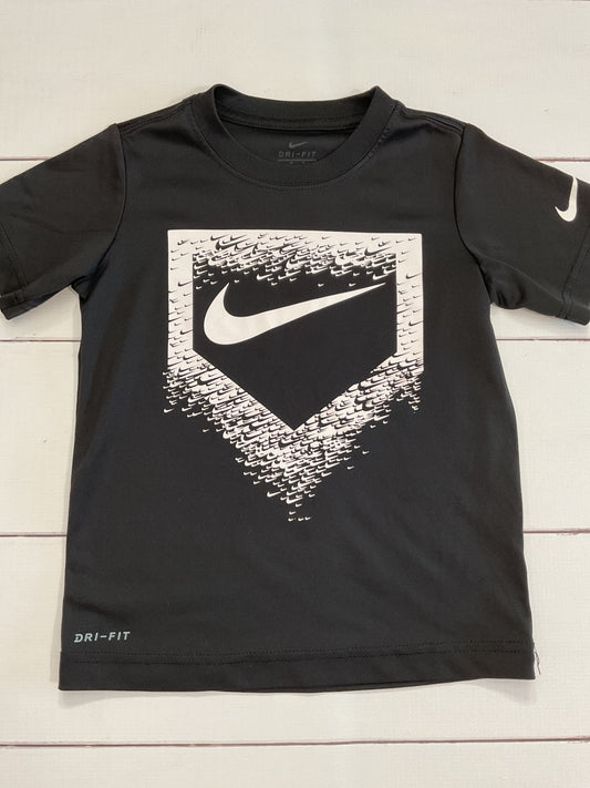 Nike T-Shirt sz 5