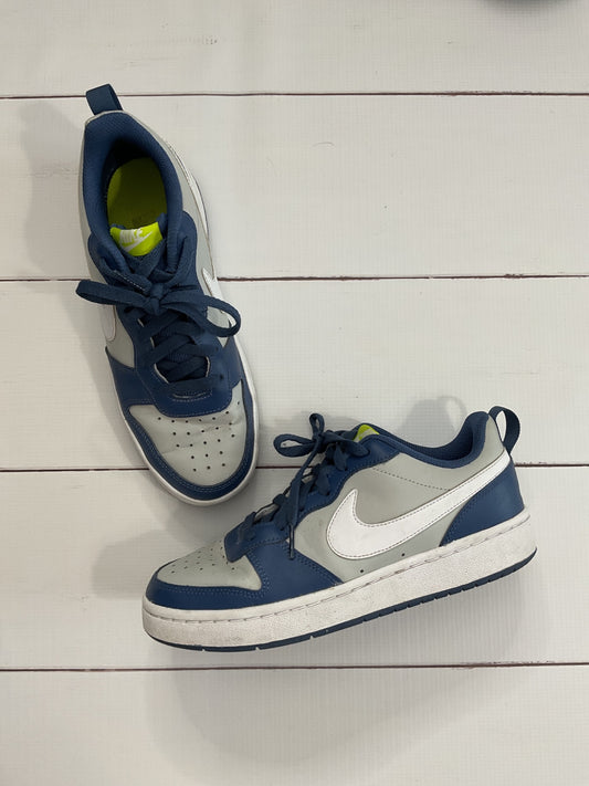 Nike Tennis Shoes sz 6Y