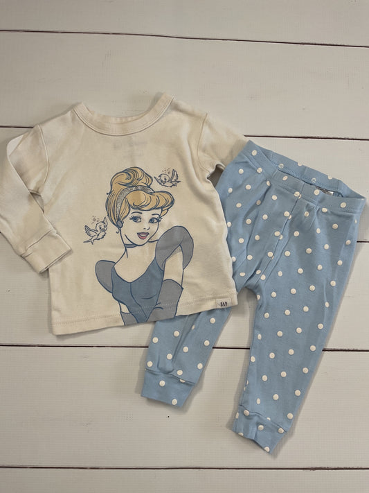 GAP Pajamas sz 6/12M
