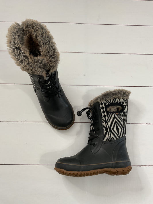 BOGS Snow Boots sz 2