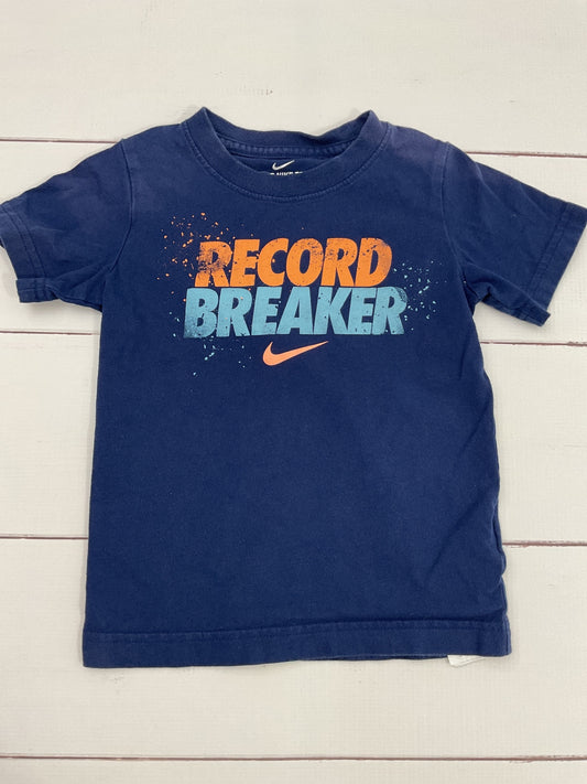 Nike T-Shirt sz 4t