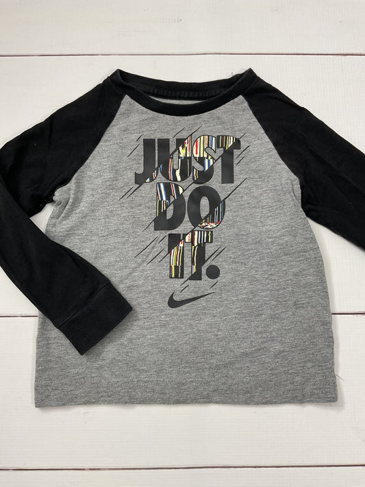 Nike T-Shirt sz 2t