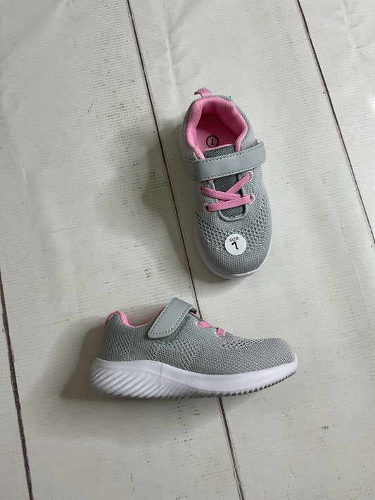 Size 7 Tennis Shoes