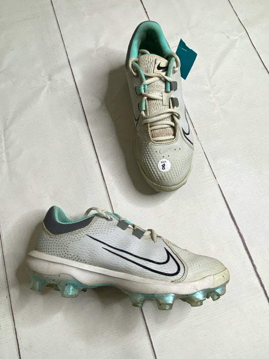 Nike Size 8 Softball Cleats