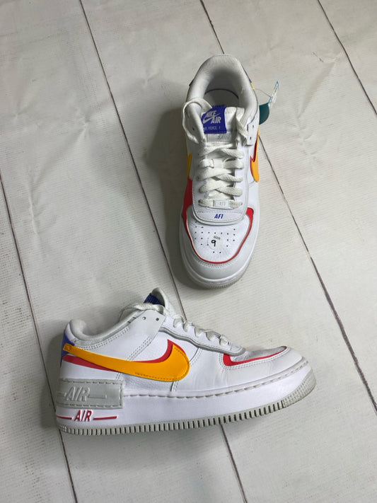 Nike Size 9 Tennis Shoes