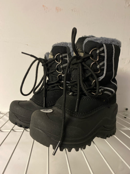 Itasca Size 7 Snow Boots