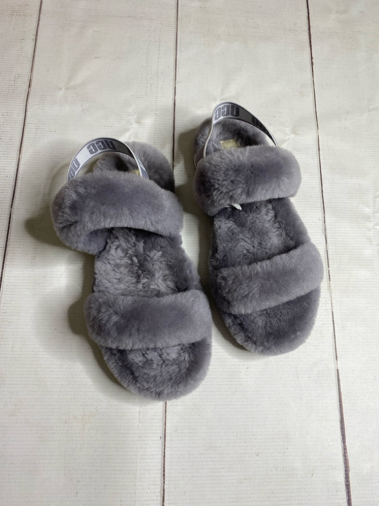 UGG Size 6 Slippers