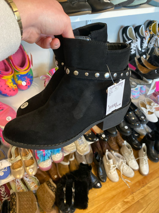 Reaction Size 6 Booties
