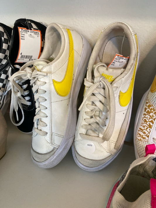 Nike Size 4.5 Tennis Shoes