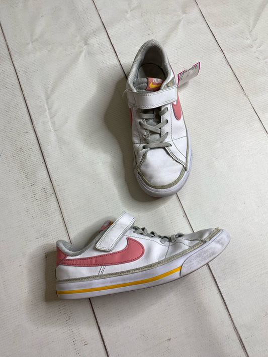 Nike Size 3 Shoes