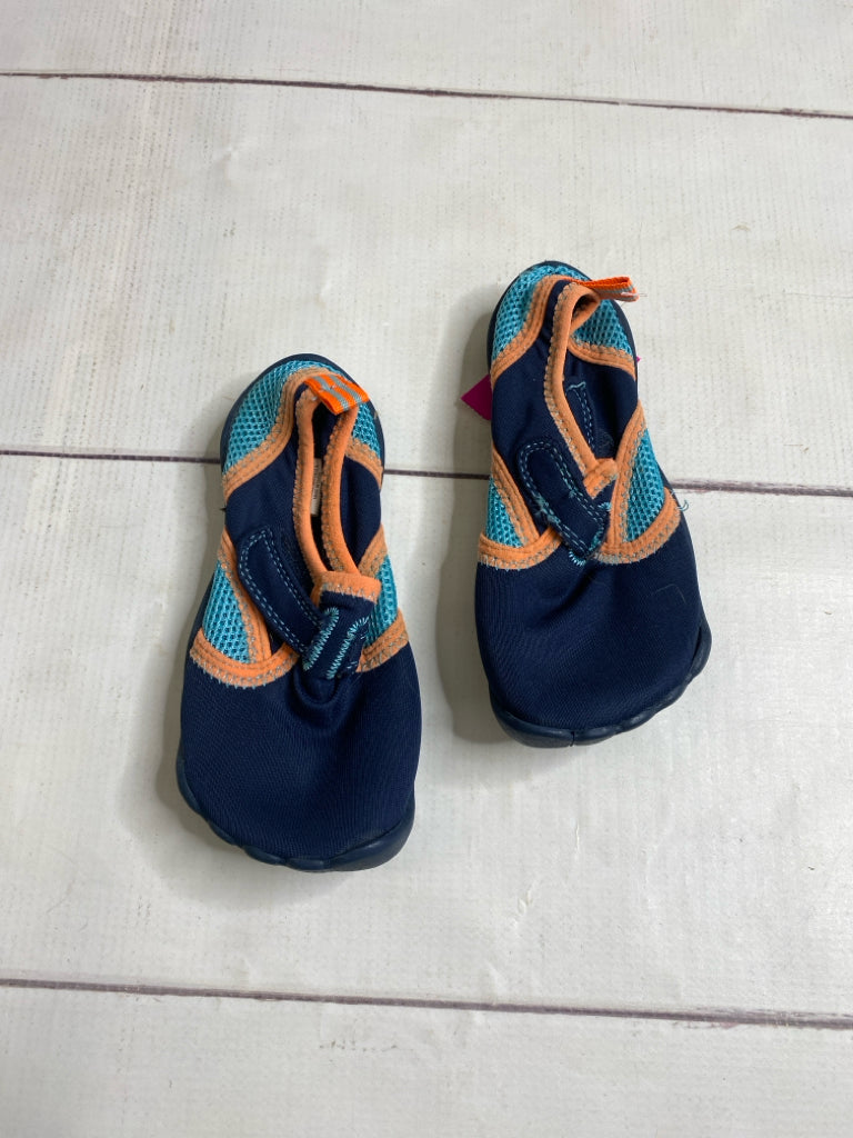 Children's Place Size 9 Water Shoes