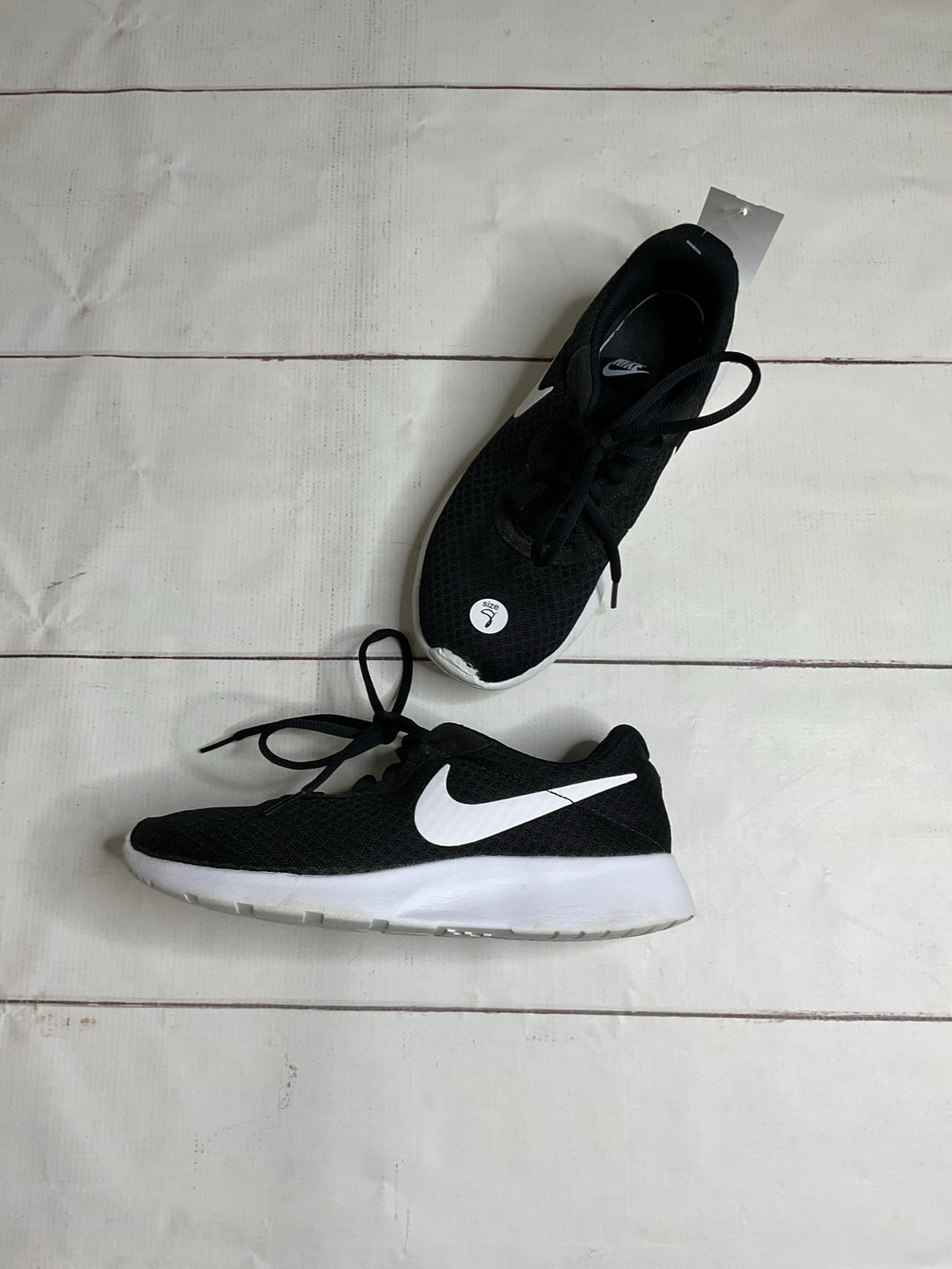 Nike Size 8 Tennis Shoes